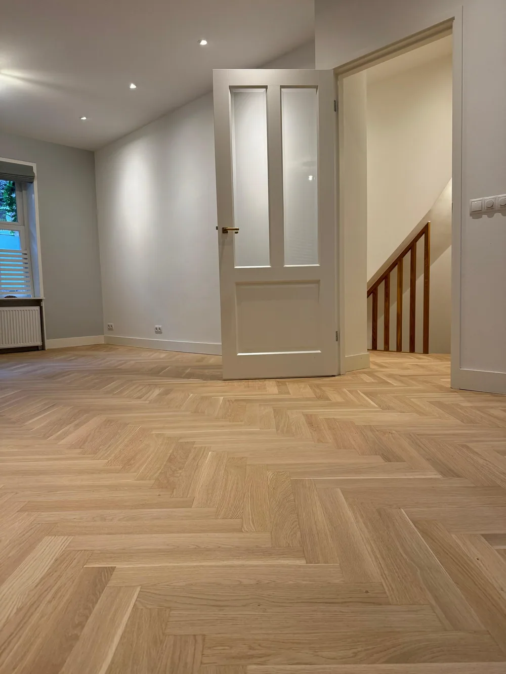 Een door Vloer Schuur Expert gerenoveerde houten vloer, voorbeeld 4